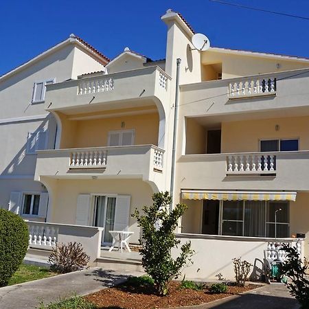 Apartments Sandra Sukošan المظهر الخارجي الصورة