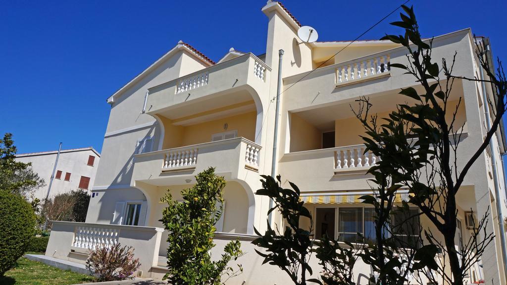 Apartments Sandra Sukošan المظهر الخارجي الصورة