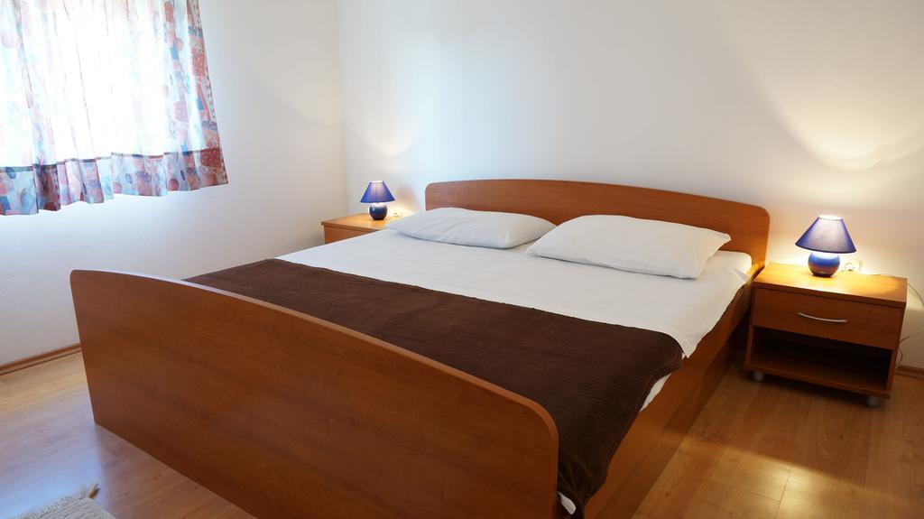 Apartments Sandra Sukošan الغرفة الصورة