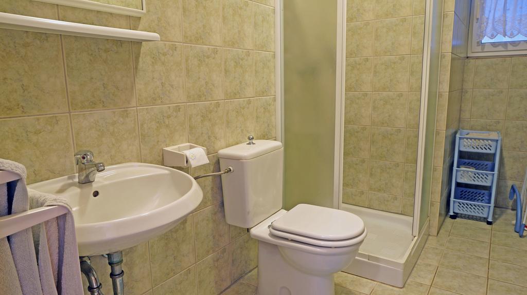 Apartments Sandra Sukošan الغرفة الصورة