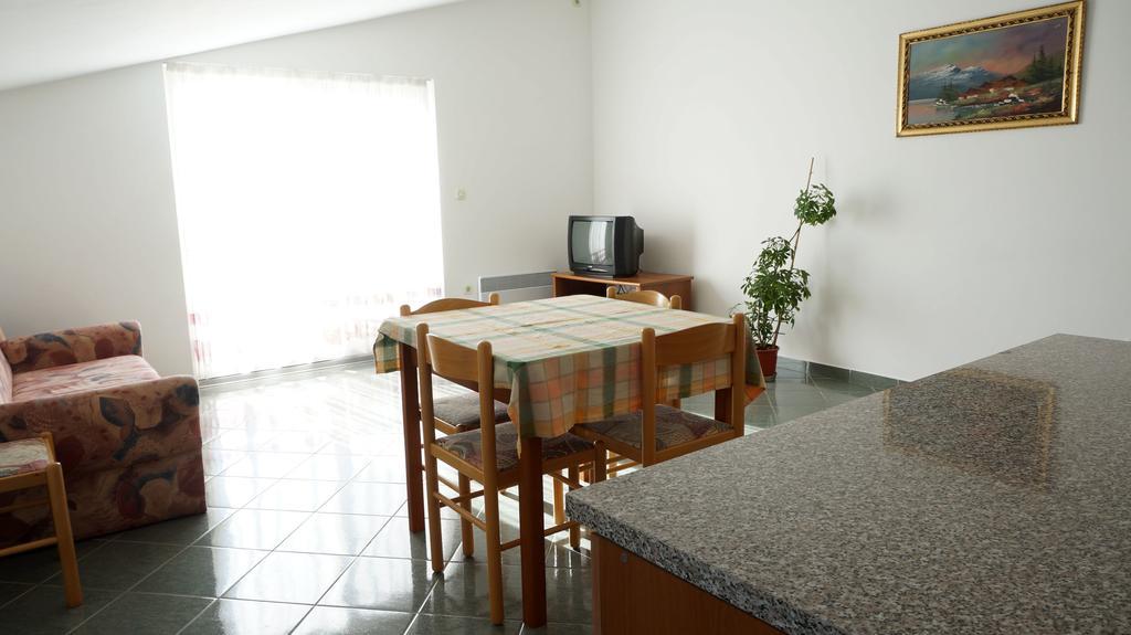 Apartments Sandra Sukošan الغرفة الصورة