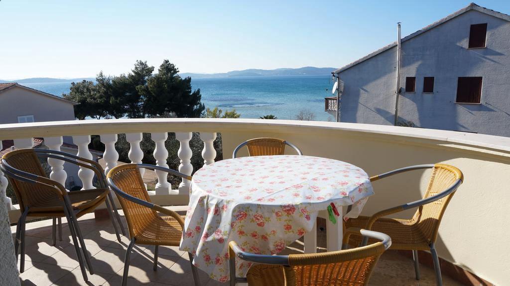 Apartments Sandra Sukošan الغرفة الصورة